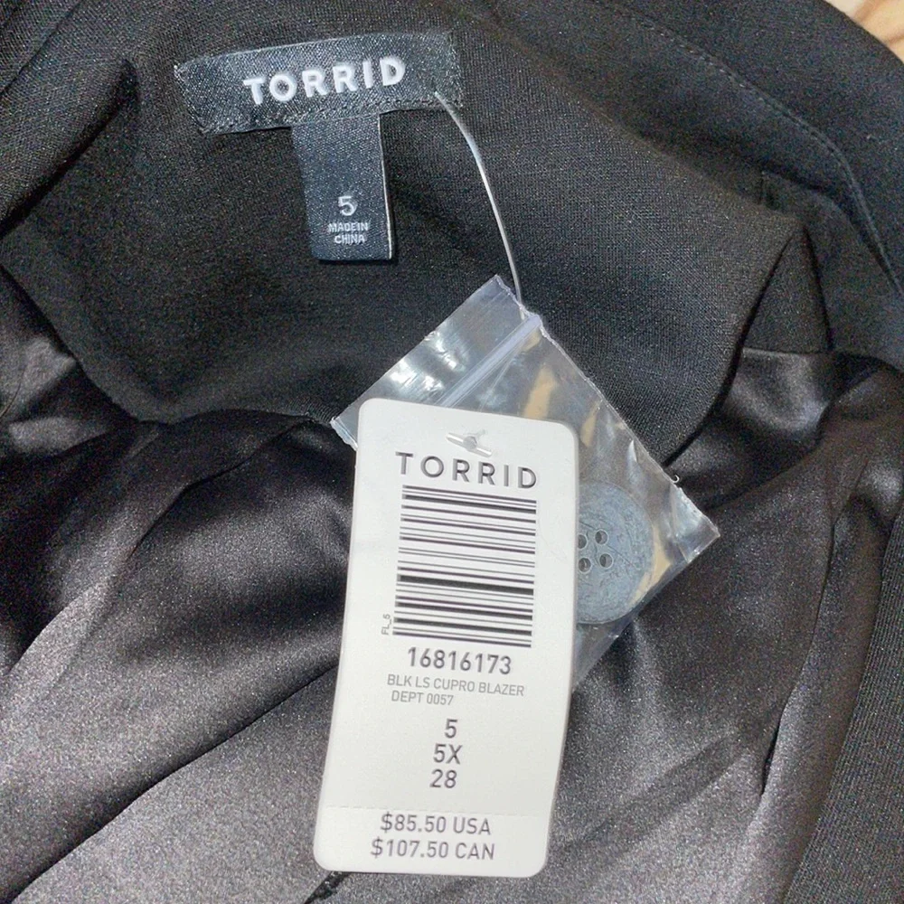 Torrid Black Studio Cupro Classic Blazer Size 5X (28) NWT